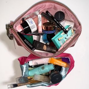 HUGE Bundle 75+ Deluxe Beauty Samples W MakeupBags